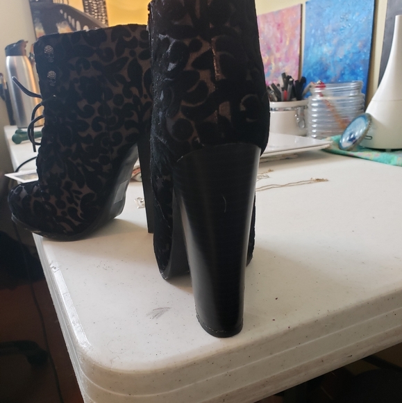 High heels - Picture 3 of 3